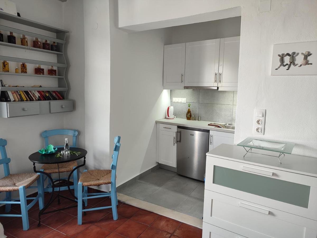 Xenonas Apartment Kamilari Bagian luar foto